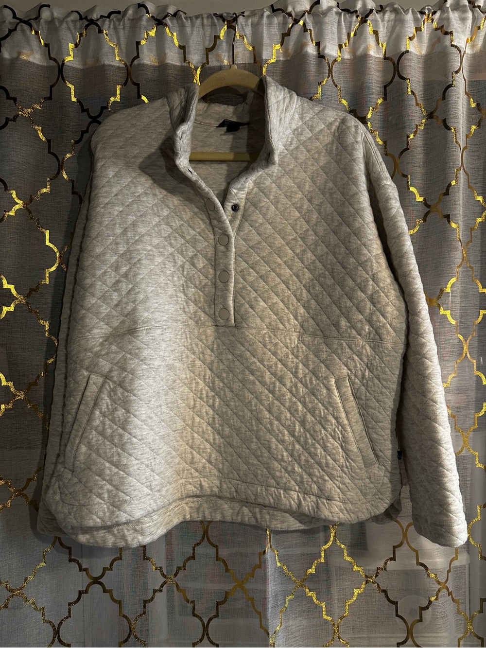 Women’s 2XL Preppy, Eddie Bauer Quilted Pullover Sweatshirt - Light Gray
